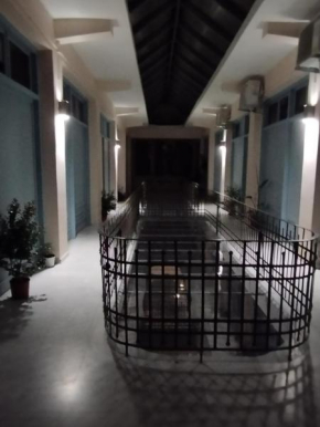Στη Στοά Βαρβουτσή Στούντιο Νούμερο 4